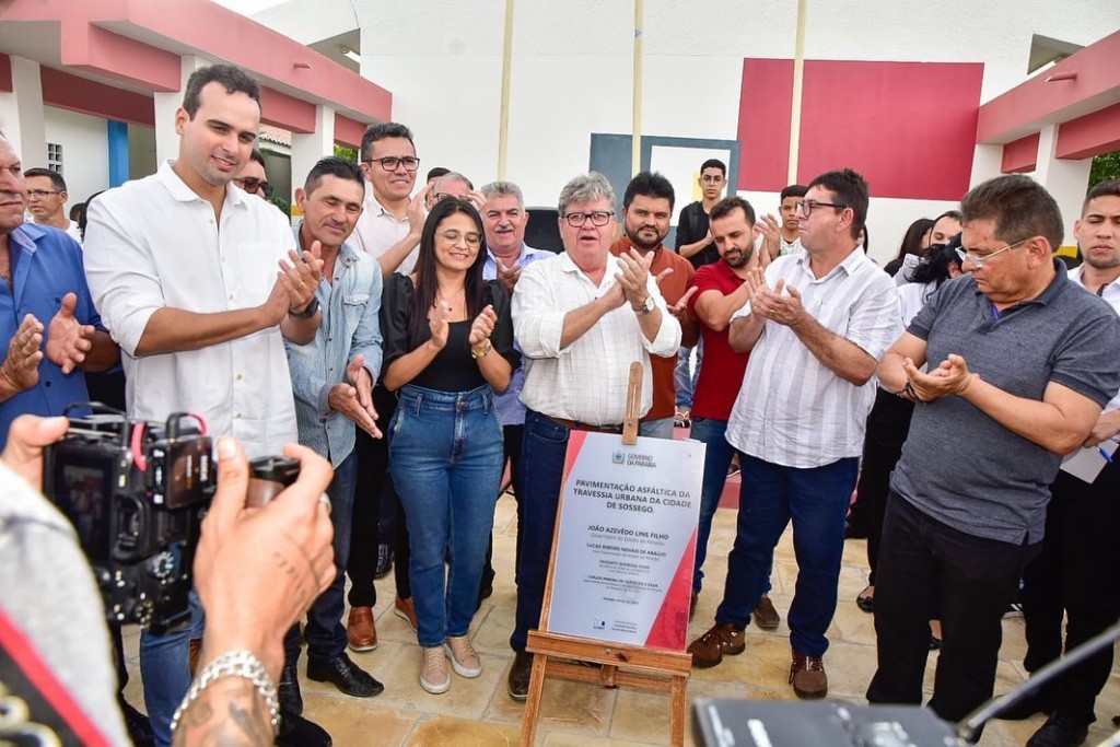 PRESIDENTE DA CÂMARA JÚNIOR GOMES PARTICIPA DE INAUGURAÇÕES JUNTO AO GOVERNADOR DO ESTADO EM SOSSÊGO